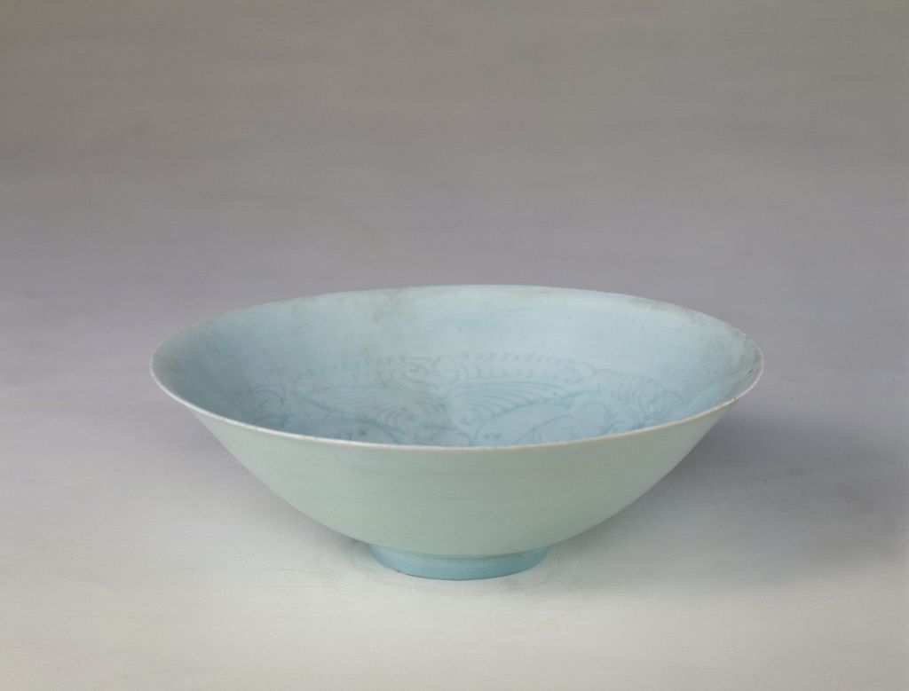 图片[1]-Jingdezhen kiln blue-and-white glaze carved flower bowl with baby play pattern-China Archive